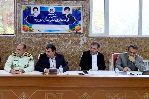 معاون مسکن و ساختمان اداره‌کل راه و شهرسازی استان لرستان، از اتخاذ تصمیمات جدید برای تسریع در روند اجرا، ساماندهی وضعیت آورده متقاضیان و بهبود زیرساخت‌های موردنیاز این طرح خبر داد.