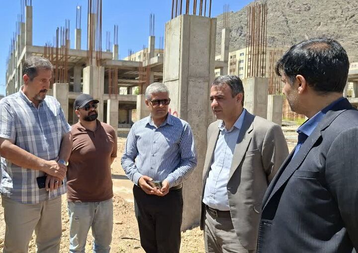 بازدید مدیرکل راه و شهرسازی لرستان از پروژه های نهضت ملی مسکن خرم‌آباد 