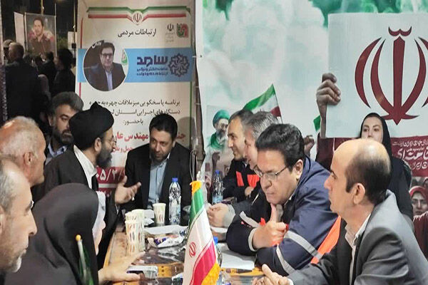 برپایی میز خدمت اداره کل راهداری و حمل و نقل جاده‌ای لرستان در تجمع شبانه مردم خرم‌آباد 